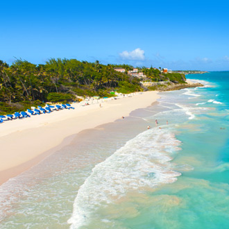Het lange witte zandstrand van Crane Beach op Barbados
