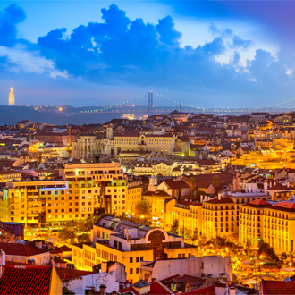 De skyline van Lissabon in Portugal