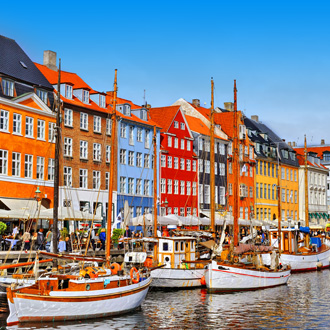 Gekleurde huisjes aan de haven van Kopenhagen