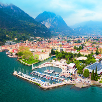 Italie-Riva-Del-Garda-Haven-van-Riva-del-Garda-in-Trentino