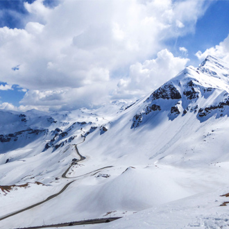 Foto van een berg met sneeuw in Salzburgerland