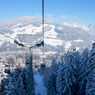 Skilift naar het skigebied van Kirchberg