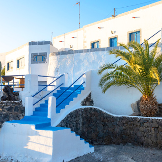 Typisch-wit-huis-in-Puerto-del-Carmen-Lanzarote