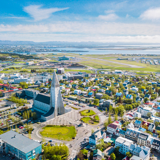 Uitzicht over de stad Reykjavik in IJsland