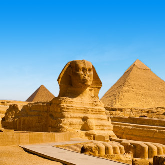 De Sfinx met piramides in Giza, Egypte