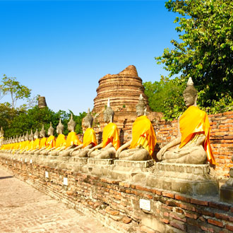 Boedhha's op een rij in Thailand