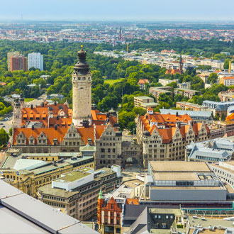 Luchtfoto van de stad Leipzig met historische toren