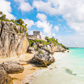 El castillo and caribbean beach Mayan Ruines of Tulum Mexico