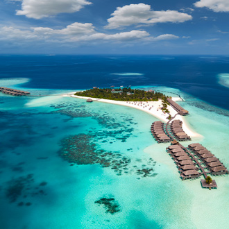 Luchtfoto van een resort op Zuid Ari Atoll