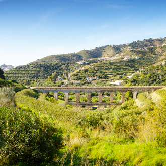 Een aquaduct in Almunecar aan de Zuid Spaanse Costa del Sol