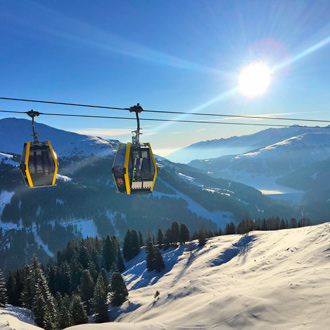 Winterlandschap met skilift in Gerlos, Oostenrijk