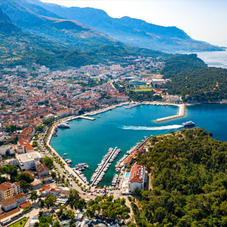 Uitzicht over de Makarska baai, Kroatie
