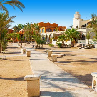 Promenade in El Gouna met hotels en restaurants Egypte