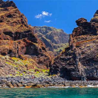De imposante rots Los Gigantes op Tenerife, Canarische Eilanden in Spanje