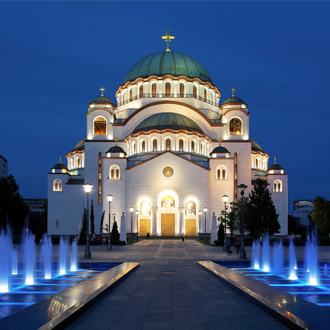 Kathedraal van Saint Sava in de avond, Belgrado, Servie