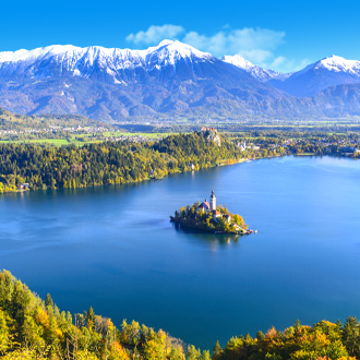 Uitzicht op het meer van Bled in Slovenie