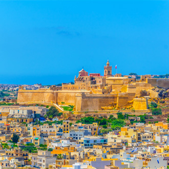 Stadsgezicht van Gozo met gebouwen op Malta