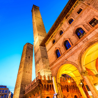 De-twee-torens-van-Bologna-Italië
