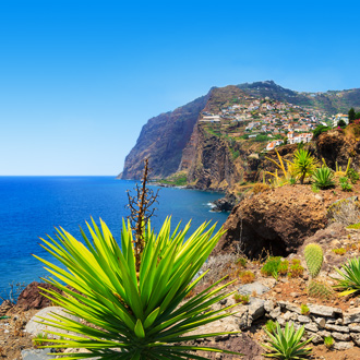 Rotsen en de zee op Madeira, Portugal