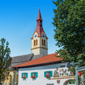 Parochiekerk Agidius in het dorp Igls bij Innsbruck in Oostenrijk