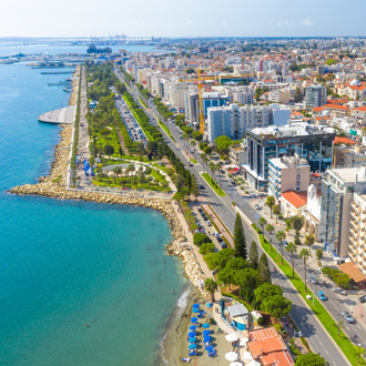 Uitzicht over de kustlijn van Limassol, Cyprus