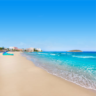 Strand met turquoise water in Magaluf