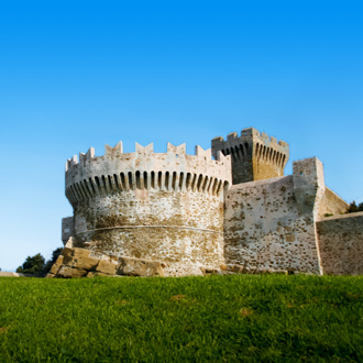 Een kasteel in San Vincenzo, Toscane
