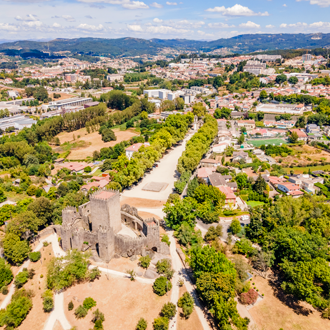luchtfoto-van-het-kasteel-van-Guimaraes-Portugal