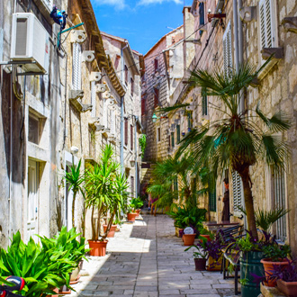 Charmante straat in de oude stad van Orebic op het schiereiland Peljesac in de regio Zuid Dalmatie