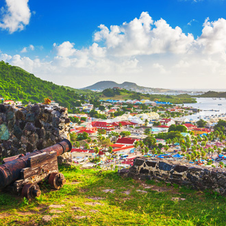 <p>De stad Marigot op het eiland Sint Maarten</p>