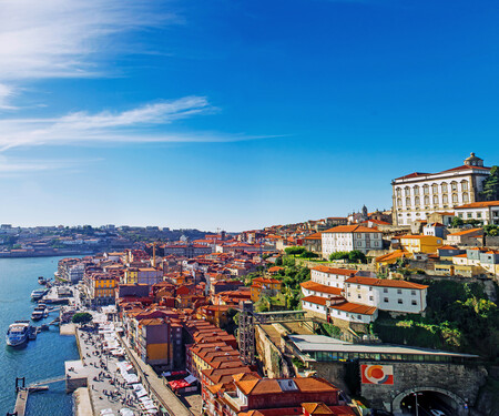 <p>Porto, Costa Verde, Portugal</p>
