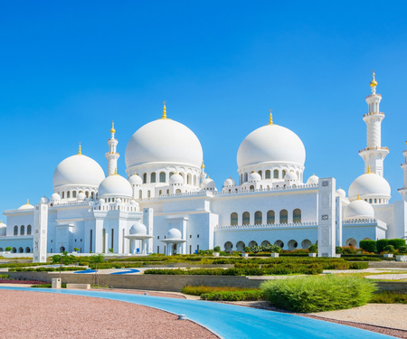 <p>Een foto van de Sjeik Zayed-moskee in Abu Dhabi</p>