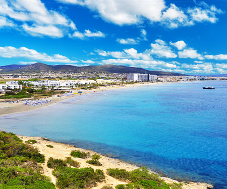 <p>Strand van Playa d'en Bossa op Ibiza</p>