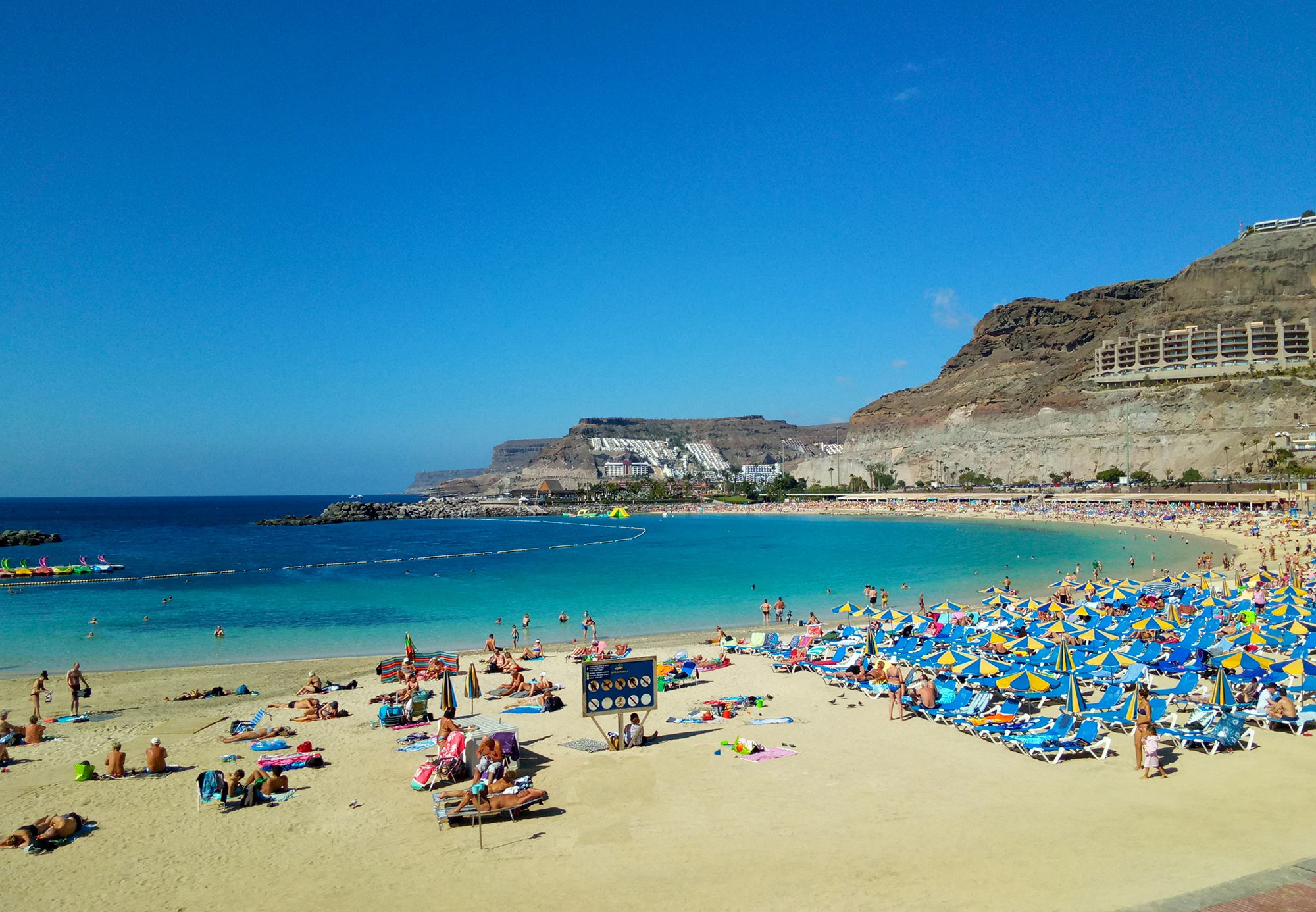 Strand en zee Playa De Taurito Gran Canaria