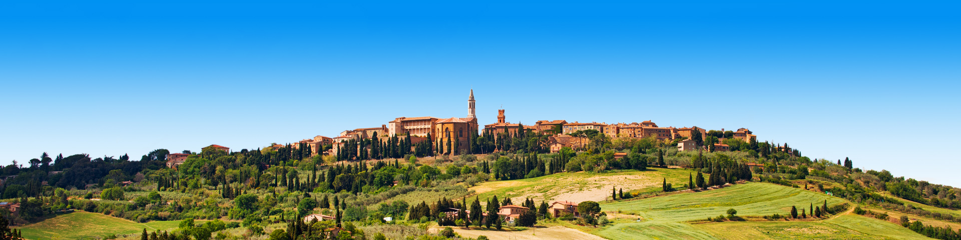 Bekende stadje San Gimignano in Toscane op de heuvel