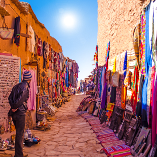 Kleurrijke souk in de Medina