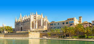 Uitzicht op de kathedraal van Palma de Mallorca