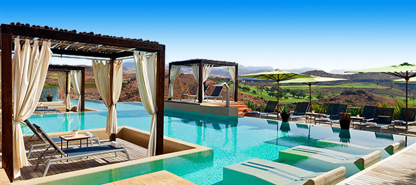 Zonvakantie november Luxe resort met zwembad en bali bedden